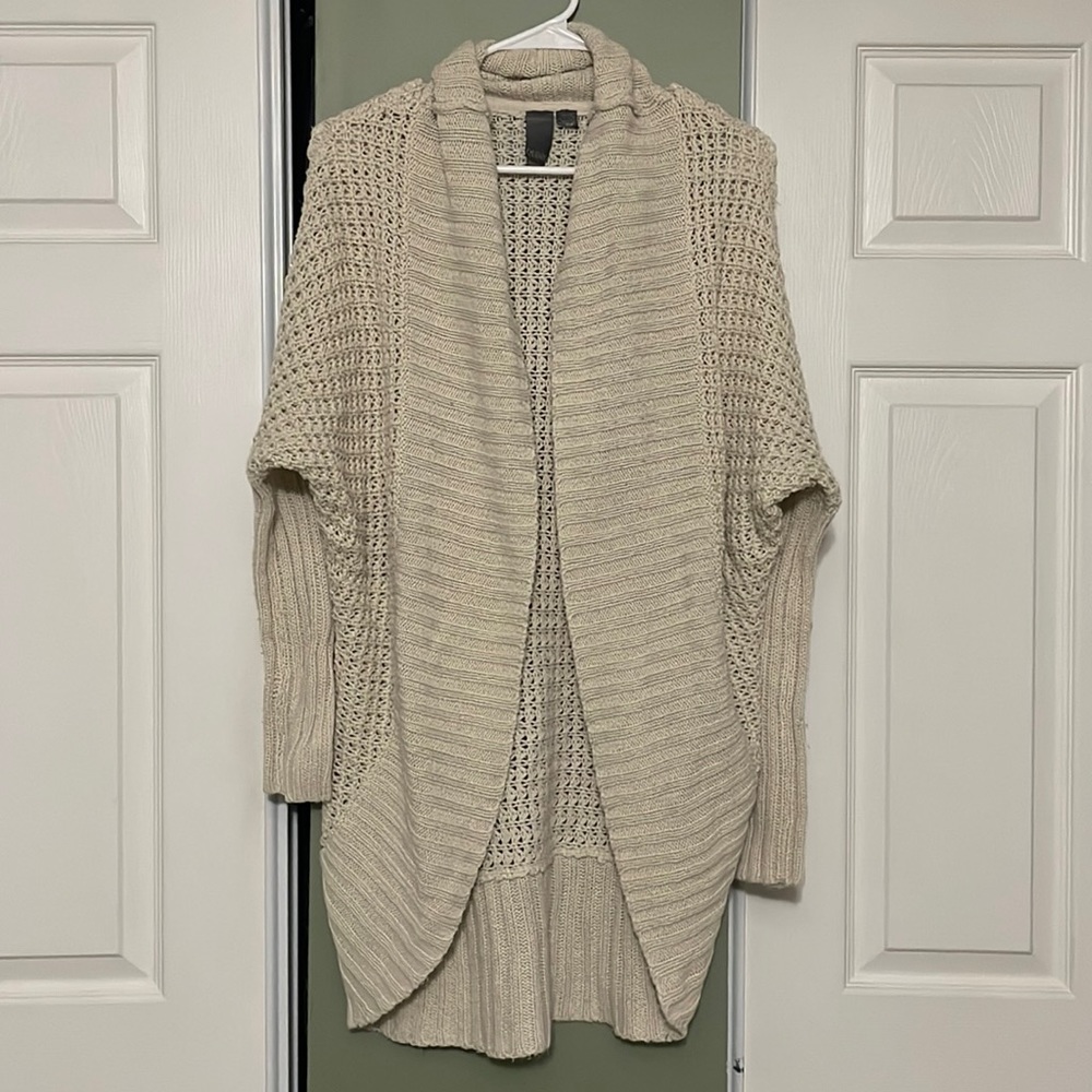QUINN Women’s Knit Cardigan, Size Small, Very Cute!